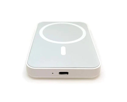iPhone 12, 13, 14, 15 Series Battery Pack Magnetic Charging MagSafe White